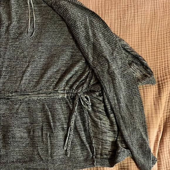 Women's LuluLemon Yoga Sweater - Picture 3 of 7